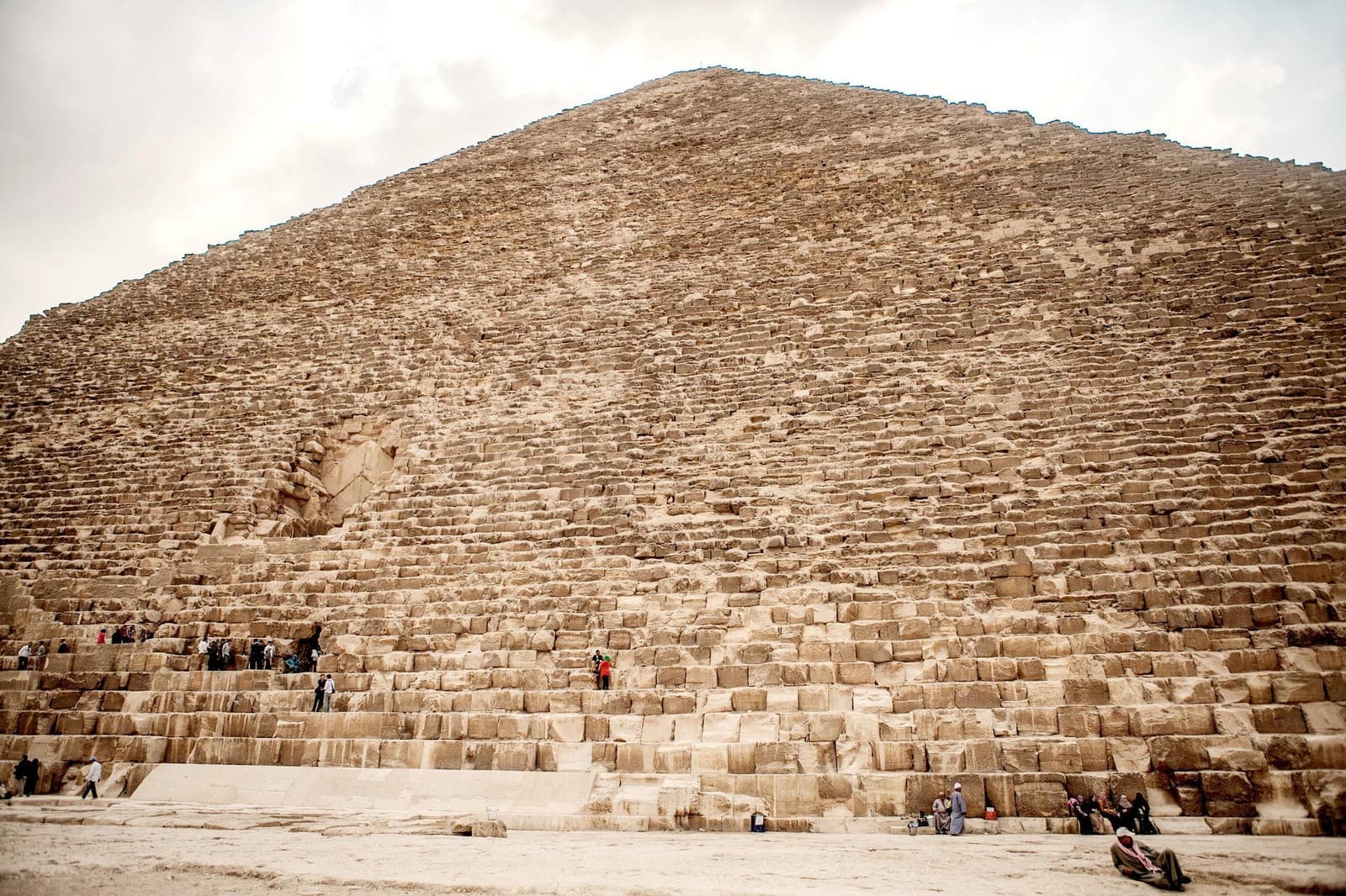 Cairo: Pyramids of Giza and The Sphinx Half-Day Guided Tour