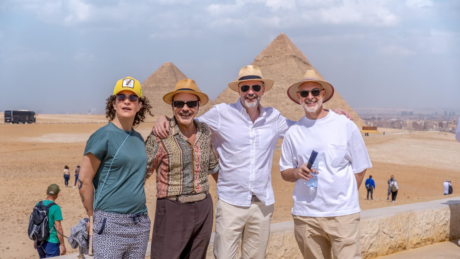 Cairo: Grand Egyptian Museum, Pyramids, Sphinx Tour & Lunch